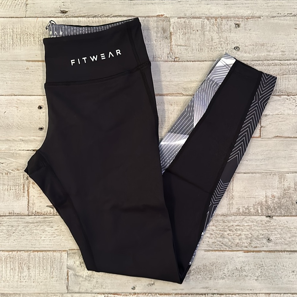 FITWEAR Flux leggings geometric NWT